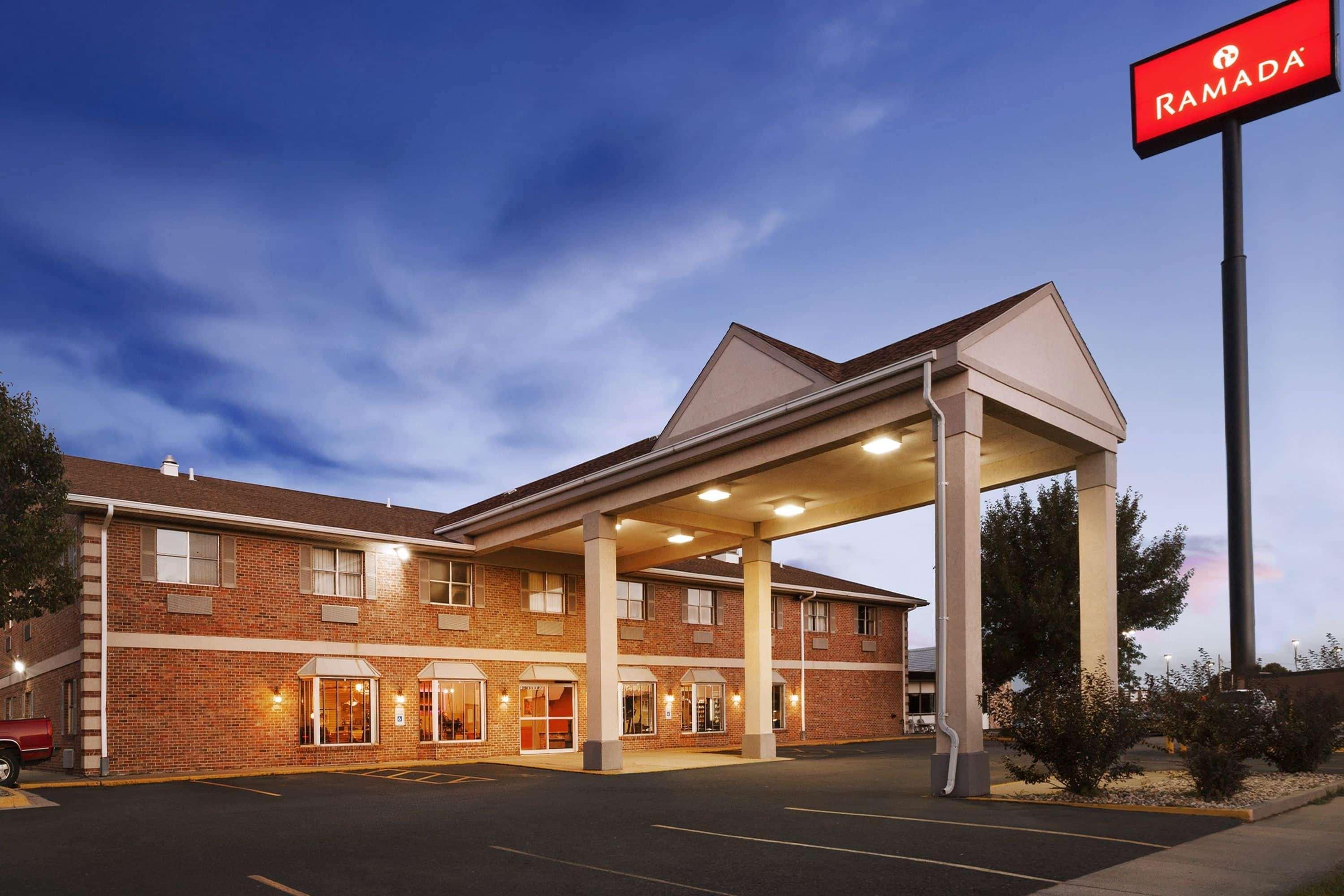 Ramada By Wyndham Sioux City Bagian luar foto